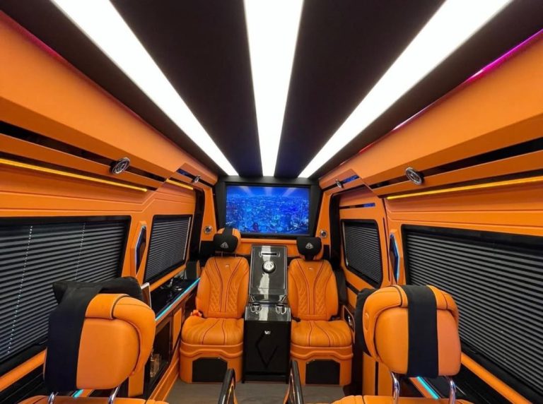 istanbul-vip-oto-dizayn-uygulamasi, panelvan-servis-araci-raf-sistemleri, dokdoor-otomotiv-ic-mekan-kaplama